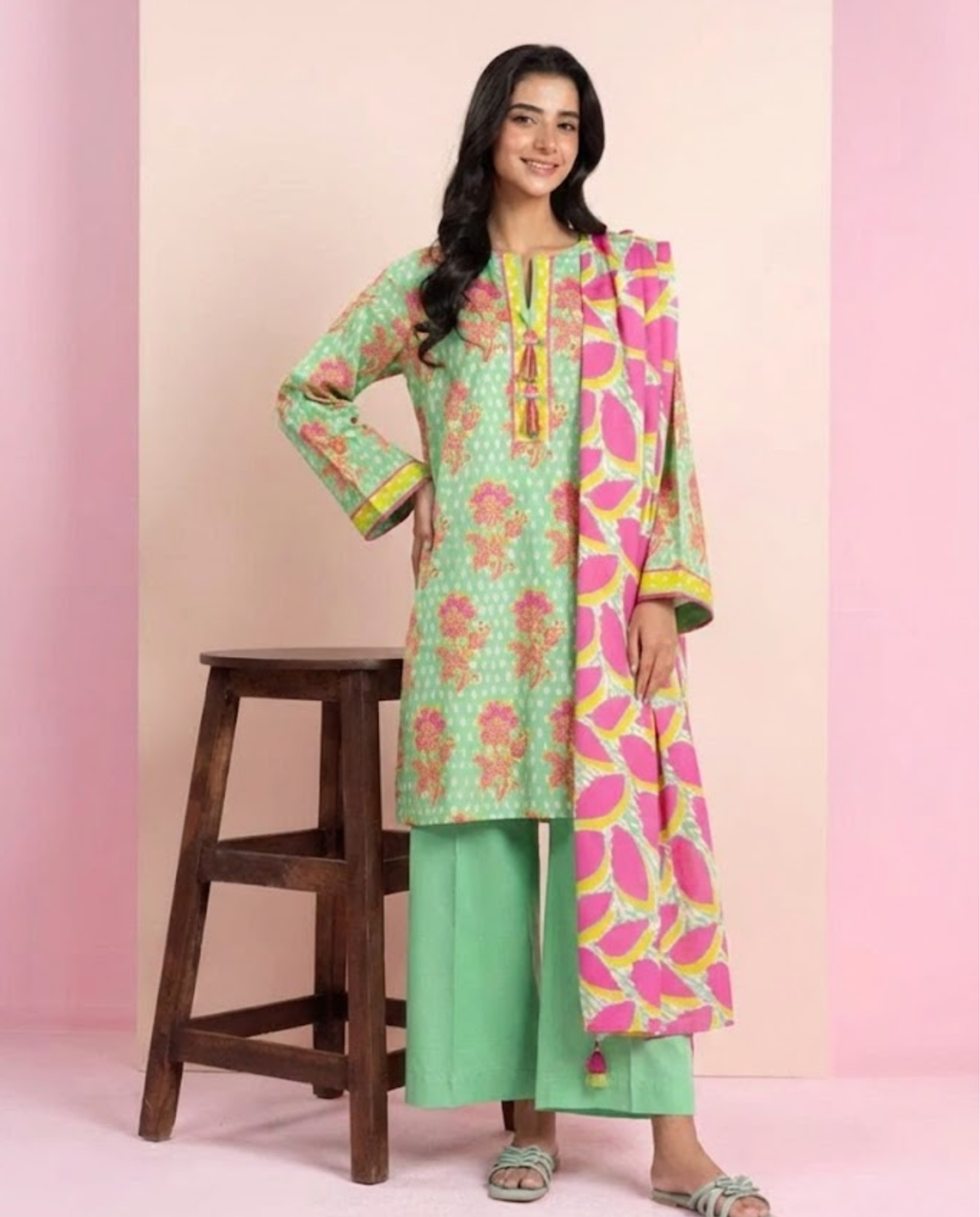ELÉI VOLUME-04 KHADDAR 3PC PRINTED SUIT K.31