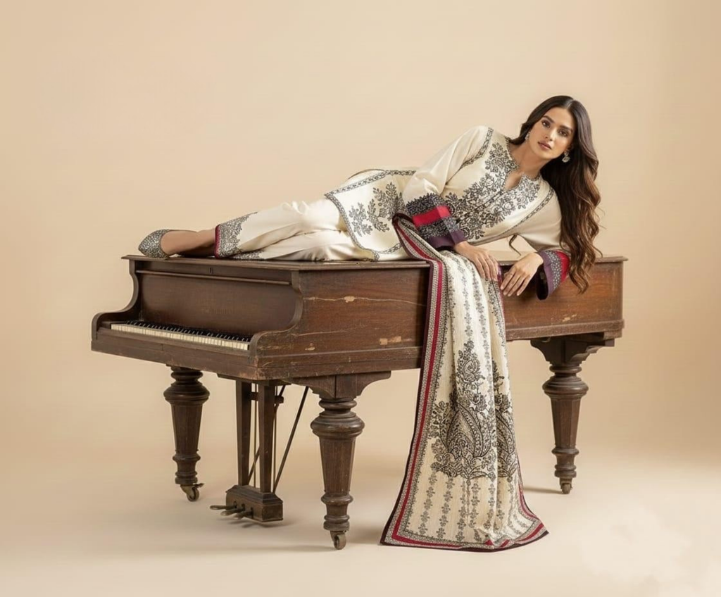 ELÉI VOLUME-01 DHANAK 3PC PRINTED SUIT D.02